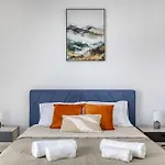 Bright 2br Sea Views From The Balcony * セント・ポールズ・ベイ