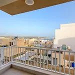 アパート Bright 2br Sea Views From The Balcony