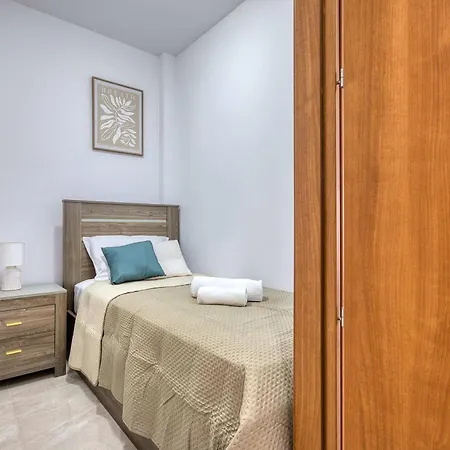 Bright 2br Sea Views From The Balcony * 세인트폴스베이