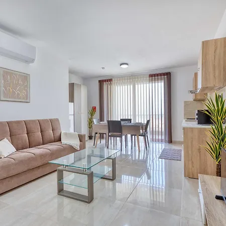 아파트 Bright 2br Sea Views From The Balcony 세인트폴스베이