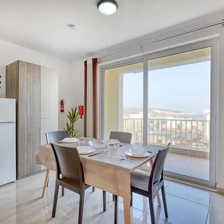 Bright 2br Sea Views From The Balcony